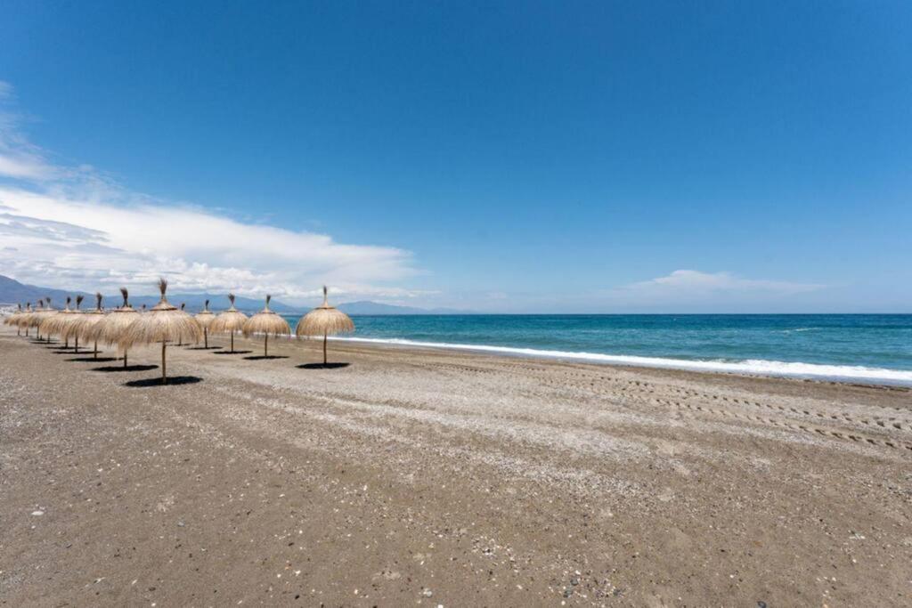 Ct 240 - Beachfront Apartment -Don Juan Манилва Екстериор снимка