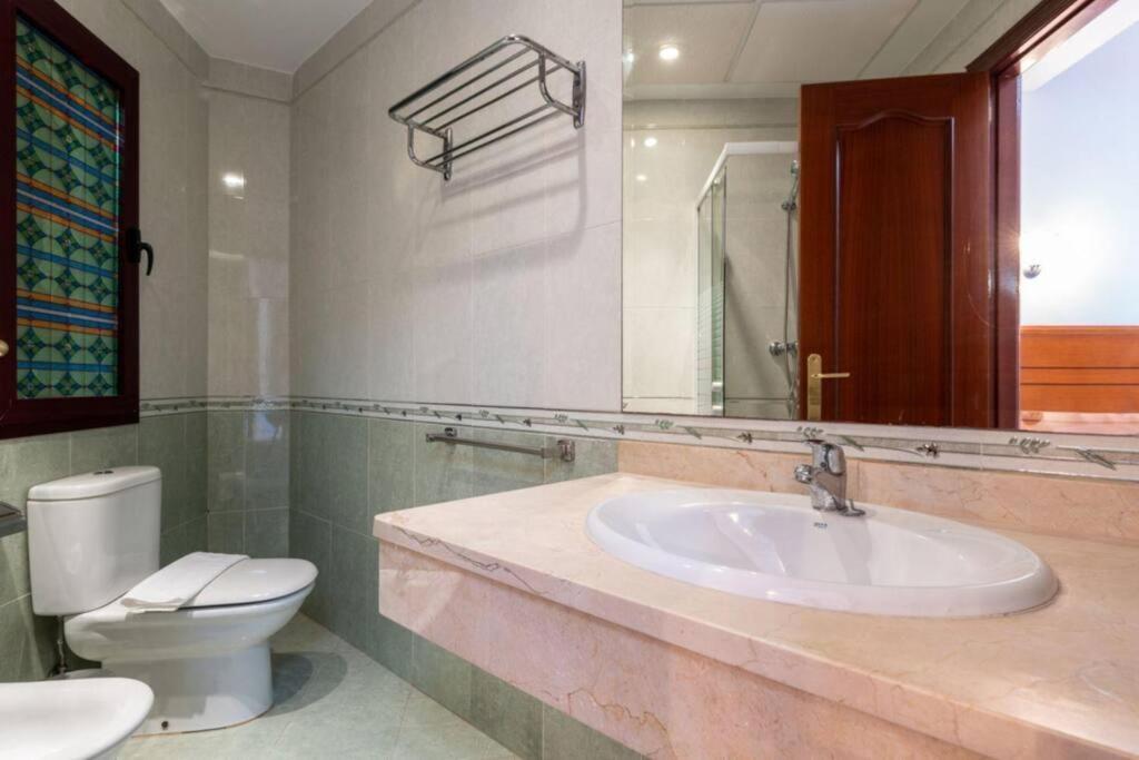 Ct 240 - Beachfront Apartment -Don Juan Манилва Екстериор снимка