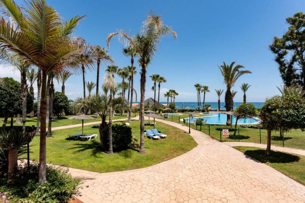 Ct 240 - Beachfront Apartment -Don Juan Манилва Екстериор снимка