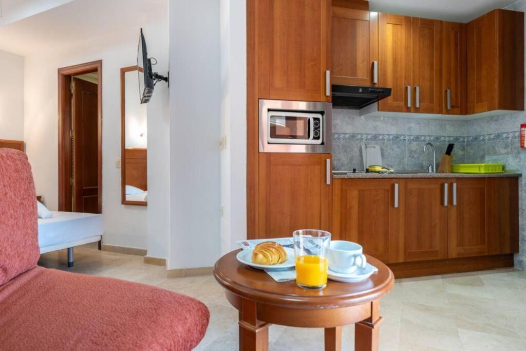 Ct 240 - Beachfront Apartment -Don Juan Манилва Екстериор снимка